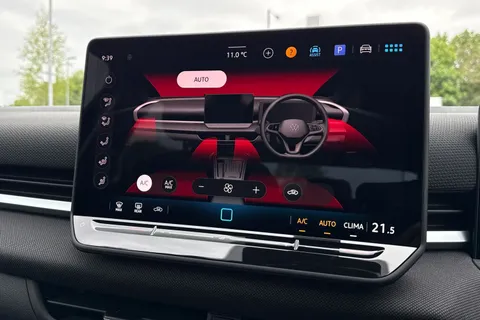  Volkswagen T-Roc 1.5 eTSI MHEV Life DSG Euro 6 (s/s) 5dr Thumbnail #22