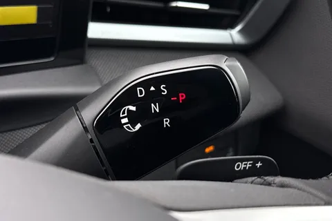  Volkswagen T-Roc 1.5 eTSI MHEV Life DSG Euro 6 (s/s) 5dr Thumbnail #39