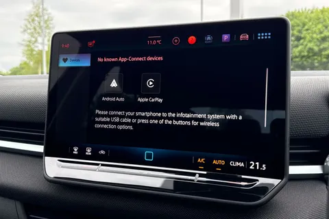  Volkswagen T-Roc 1.5 eTSI MHEV Life DSG Euro 6 (s/s) 5dr Thumbnail #44