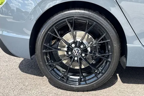  Volkswagen Golf 2.0 TSI R Black Edition DSG 4Motion Euro 6 (s/s) 5dr Thumbnail #10