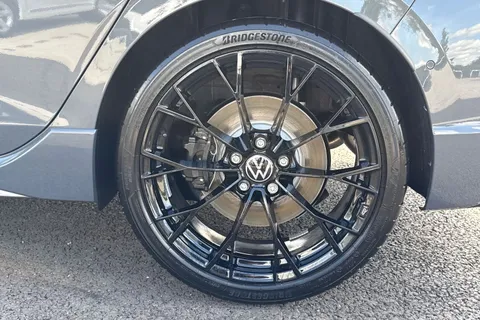  Volkswagen Golf 2.0 TSI R Black Edition DSG 4Motion Euro 6 (s/s) 5dr Thumbnail #11