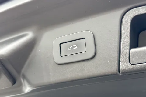 PJ23ZCX Land Rover Range Rover Velar 2.0 D200 MHEV Dynamic SE Auto 4WD Euro 6 (s/s) 5dr Thumbnail #25