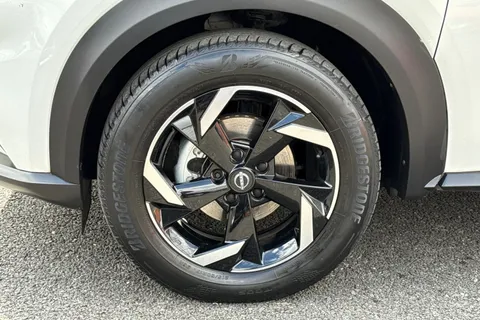 EY23TCJ Nissan Juke 1.6 N-Connecta Auto Euro 6 5dr Thumbnail #14