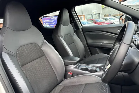 EY23TCJ Nissan Juke 1.6 N-Connecta Auto Euro 6 5dr Thumbnail #25