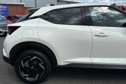 EY23TCJ Nissan Juke 1.6 N-Connecta Auto Euro 6 5dr Thumbnail #30