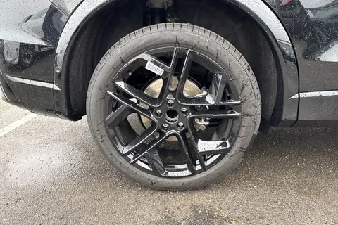  Volkswagen Tiguan 2.0 TDI R-Line DSG Euro 6 (s/s) 5dr Thumbnail #12