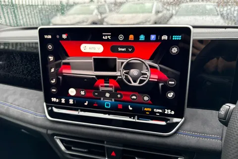  Volkswagen Tiguan 2.0 TDI R-Line DSG Euro 6 (s/s) 5dr Thumbnail #22