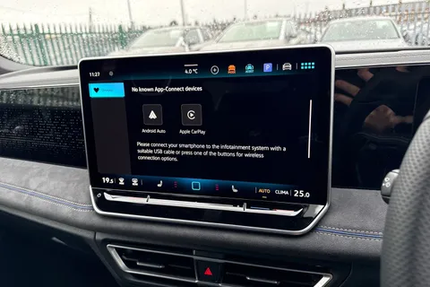  Volkswagen Tiguan 2.0 TDI R-Line DSG Euro 6 (s/s) 5dr Thumbnail #45