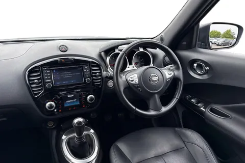 18 of 61 for Nissan Juke 1.2 DIG-T Tekna Euro 6 (s/s) 5dr