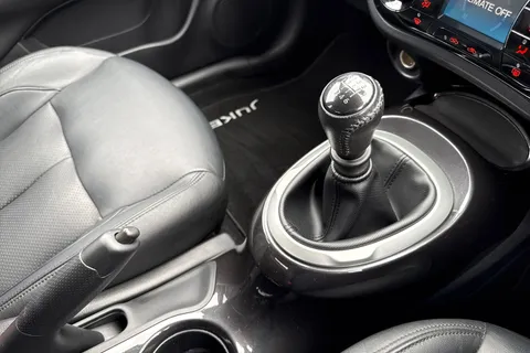 23 of 61 for Nissan Juke 1.2 DIG-T Tekna Euro 6 (s/s) 5dr