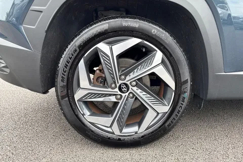 CL23OLV Hyundai Tucson 1.6 h T-GDi 13.8kWh Premium Auto 4WD Euro 6 (s/s) 5dr Thumbnail #12