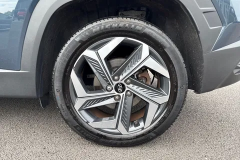 CL23OLV Hyundai Tucson 1.6 h T-GDi 13.8kWh Premium Auto 4WD Euro 6 (s/s) 5dr Thumbnail #13