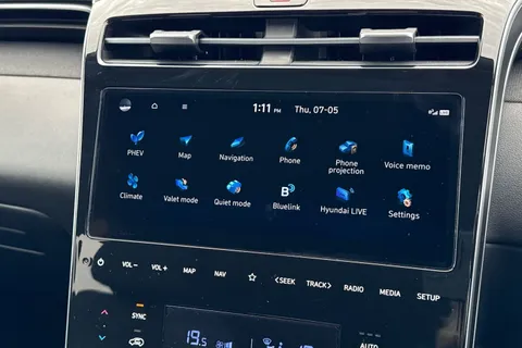 CL23OLV Hyundai Tucson 1.6 h T-GDi 13.8kWh Premium Auto 4WD Euro 6 (s/s) 5dr Thumbnail #18