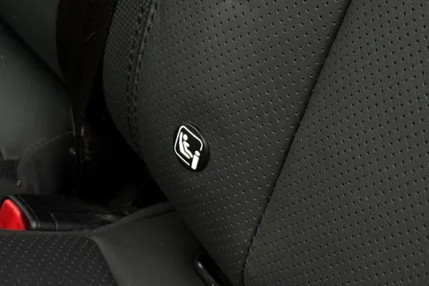 DP22TTO Land Rover Defender 110 3.0 D250 X-Dynamic HSE 5dr Thumbnail #35