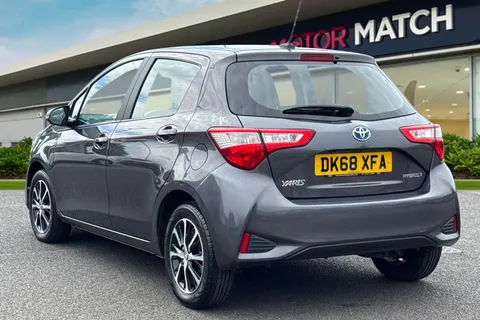 DK68XFA Toyota Yaris 1.5 VVT-h Icon Tech E-CVT Euro 6 (s/s) 5dr Thumbnail #3