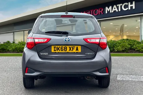 DK68XFA Toyota Yaris 1.5 VVT-h Icon Tech E-CVT Euro 6 (s/s) 5dr Thumbnail #5