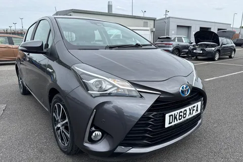 DK68XFA Toyota Yaris 1.5 VVT-h Icon Tech E-CVT Euro 6 (s/s) 5dr Thumbnail #10