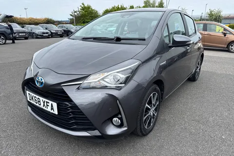DK68XFA Toyota Yaris 1.5 VVT-h Icon Tech E-CVT Euro 6 (s/s) 5dr Thumbnail #28