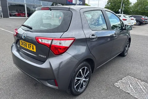 DK68XFA Toyota Yaris 1.5 VVT-h Icon Tech E-CVT Euro 6 (s/s) 5dr Thumbnail #34