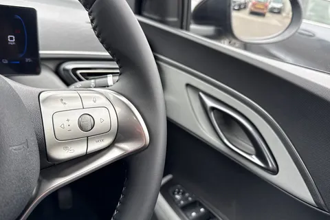DG26OXC BYD Dolphin Surf 30kWh Active Auto 5dr Thumbnail #39