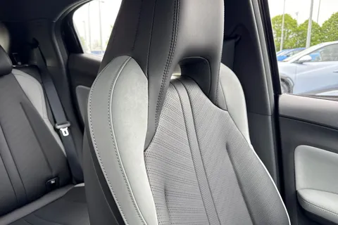 DG26OXC BYD Dolphin Surf 30kWh Active Auto 5dr Thumbnail #59