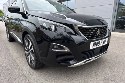MH19FWP PEUGEOT 3008 1.2 PureTech GT Line Euro 6 (s/s) 5dr Thumbnail #10