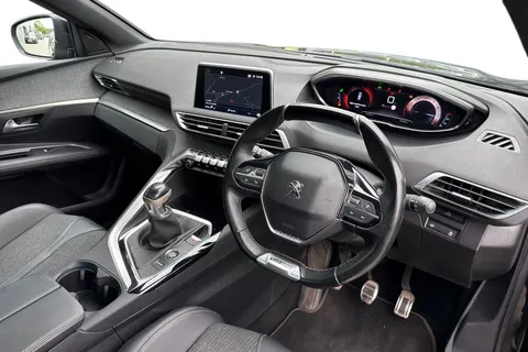 MH19FWP PEUGEOT 3008 1.2 PureTech GT Line Euro 6 (s/s) 5dr Thumbnail #15