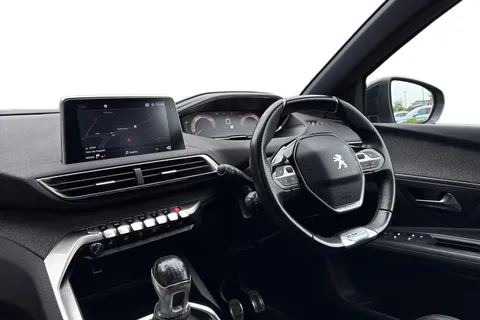 MH19FWP PEUGEOT 3008 1.2 PureTech GT Line Euro 6 (s/s) 5dr Thumbnail #19