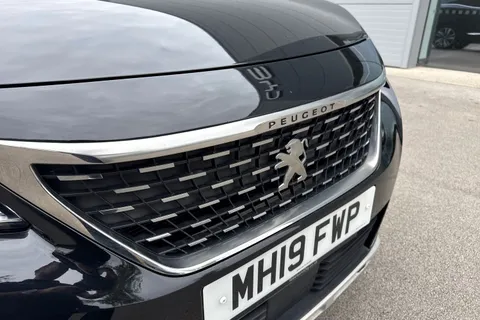 MH19FWP PEUGEOT 3008 1.2 PureTech GT Line Euro 6 (s/s) 5dr Thumbnail #26