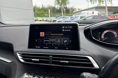 MH19FWP PEUGEOT 3008 1.2 PureTech GT Line Euro 6 (s/s) 5dr Thumbnail #37
