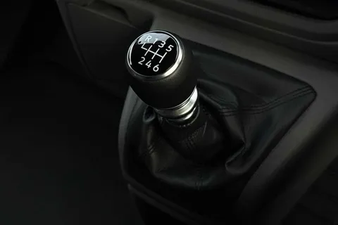 BJ25ODL Volkswagen Transporter Commerce Plus 2.0 TDI 110 PS 6sp Manual Thumbnail #20