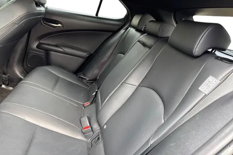 NA23HFG Lexus Ux 2.0 250h F Sport Design E-CVT Euro 6 (s/s) 5dr Thumbnail #19
