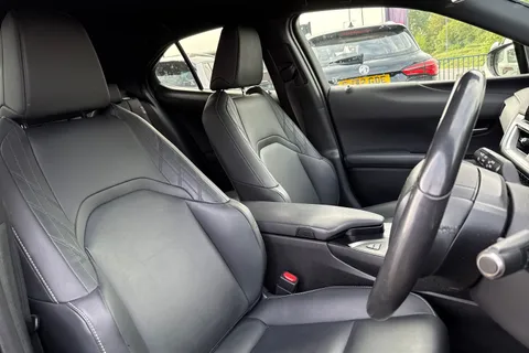 NA23HFG Lexus Ux 2.0 250h F Sport Design E-CVT Euro 6 (s/s) 5dr Thumbnail #25