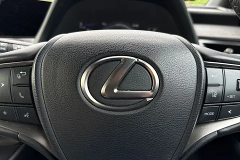 NA23HFG Lexus Ux 2.0 250h F Sport Design E-CVT Euro 6 (s/s) 5dr Thumbnail #37