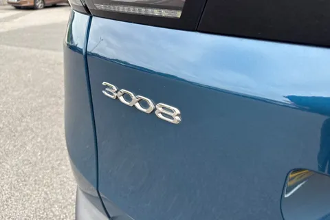33 of 66 for PEUGEOT 3008 1.6 13.2kWh GT e-EAT Euro 6 (s/s) 5dr