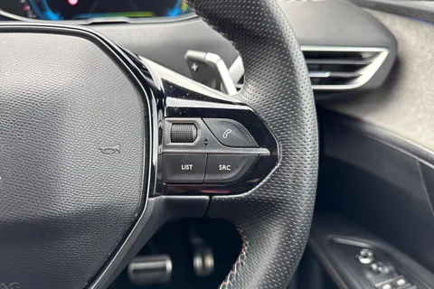 40 of 66 for PEUGEOT 3008 1.6 13.2kWh GT e-EAT Euro 6 (s/s) 5dr