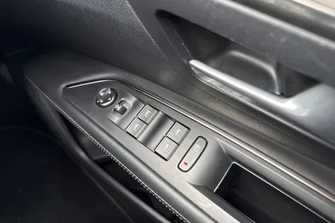 43 of 66 for PEUGEOT 3008 1.6 13.2kWh GT e-EAT Euro 6 (s/s) 5dr