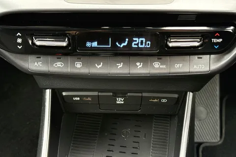 EA21DZZ Hyundai Bayon 1.0 T-GDi MHEV Ultimate SUV 5dr Petrol Hybrid Manual Euro 6 (s/s) (100 ps) Thumbnail #23