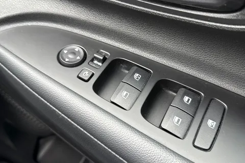 EA21DZZ Hyundai Bayon 1.0 T-GDi MHEV Ultimate SUV 5dr Petrol Hybrid Manual Euro 6 (s/s) (100 ps) Thumbnail #38
