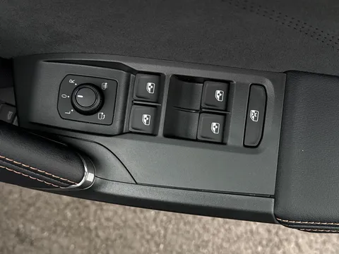 KR26LXN CUPRA Formentor 1.5 eTSI V2 DSG Euro 6 (s/s) 5dr Thumbnail #17