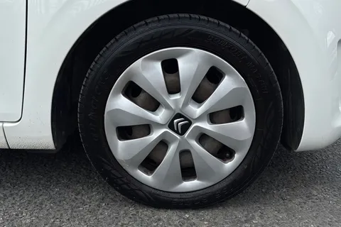 YK16RZU Citroën C1 1.2 PureTech Feel Euro 6 5dr Thumbnail #10