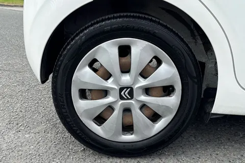 YK16RZU Citroën C1 1.2 PureTech Feel Euro 6 5dr Thumbnail #12