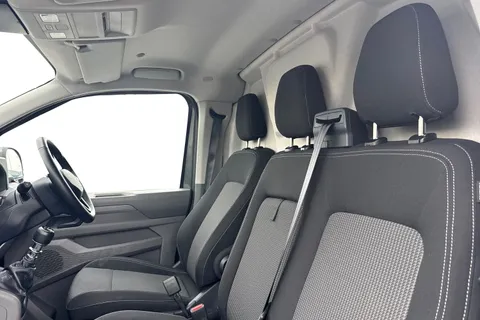 DG75CME Volkswagen Transporter 2.0 TDI 110 Commerce Pro Van Thumbnail #16