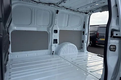 KR26GGE Volkswagen E-Transporter 100kW 65kWh Commerce Plus Van Auto Thumbnail #28