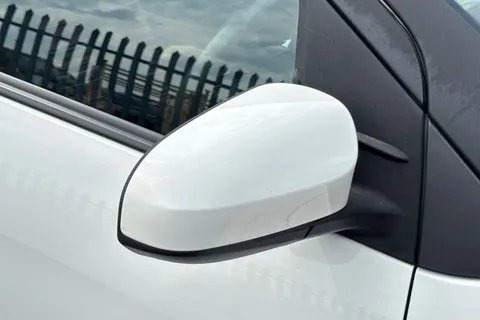 YK16RZU Citroën C1 1.2 PureTech Feel Euro 6 5dr Thumbnail #30