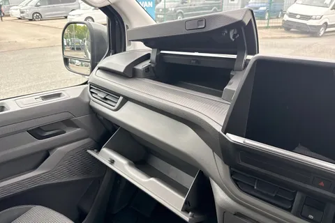 DG75CME Volkswagen Transporter 2.0 TDI 110 Commerce Pro Van Thumbnail #36
