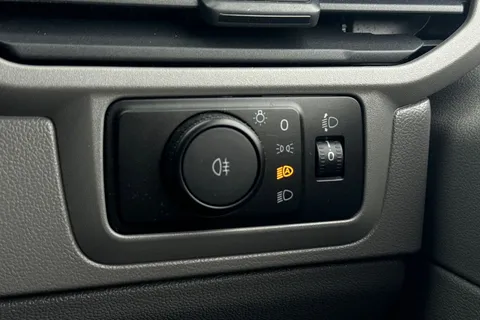 DG75CME Volkswagen Transporter 2.0 TDI 110 Commerce Pro Van Thumbnail #39