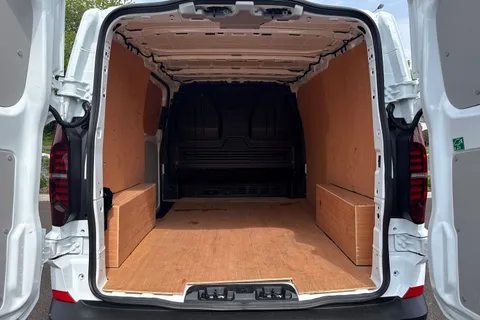 MF25JHU Volkswagen Transporter 2.0 TDI 150 Commerce Plus Van Thumbnail #10