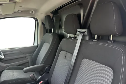MF25JHU Volkswagen Transporter 2.0 TDI 150 Commerce Plus Van Thumbnail #11