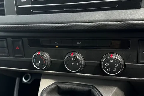 PF73XRG Volkswagen Transporter 2.0 TDI 150 Startline Van Thumbnail #19
